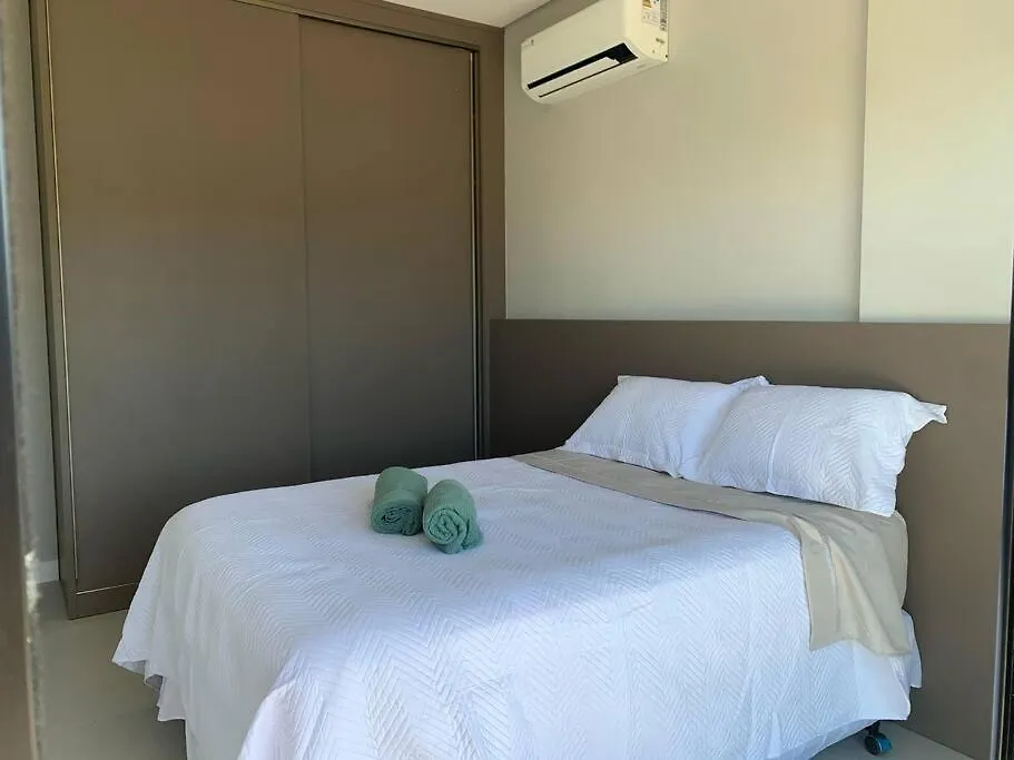 Apto Inteiro 2 Quartos, Condominio Com Piscina Aquecida Bombinhas 0*,  Brazil